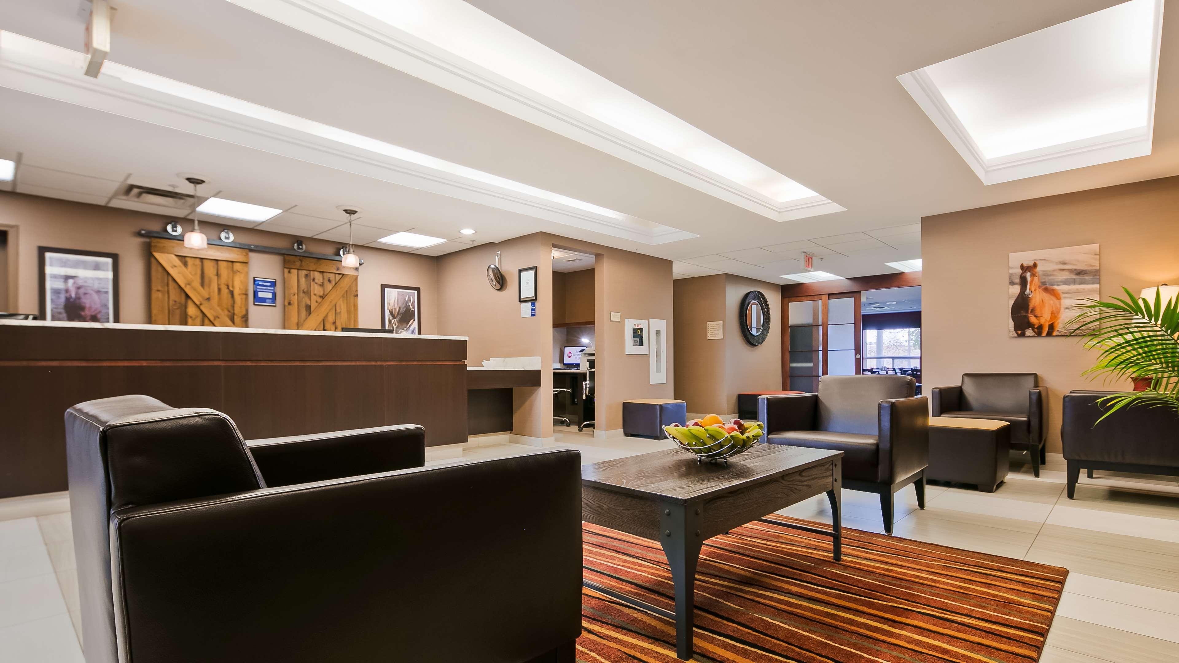 Best Western Plus Red Deer Inn & Suite Exterior photo