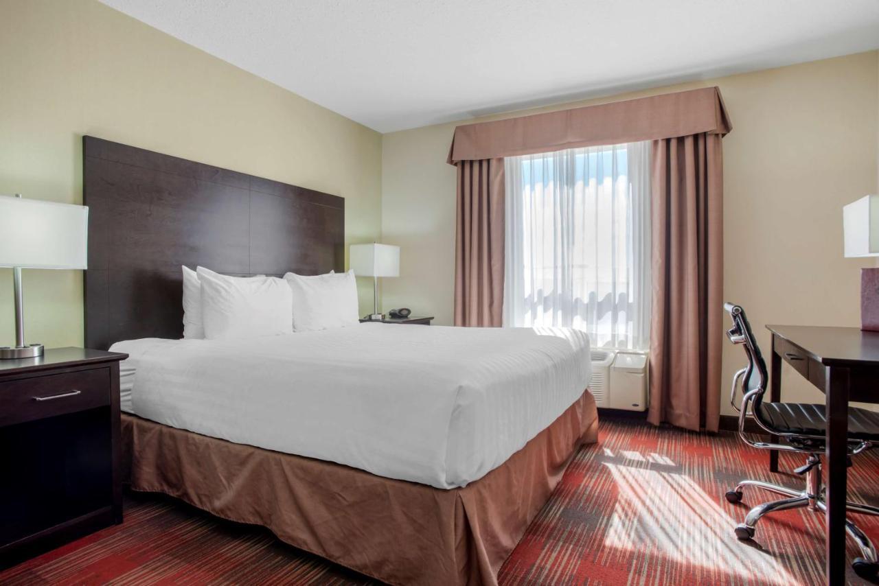 Best Western Plus Red Deer Inn & Suite Exterior photo