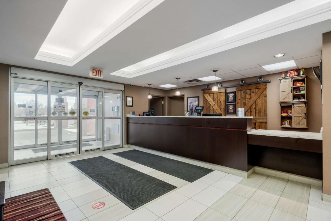 Best Western Plus Red Deer Inn & Suite Exterior photo