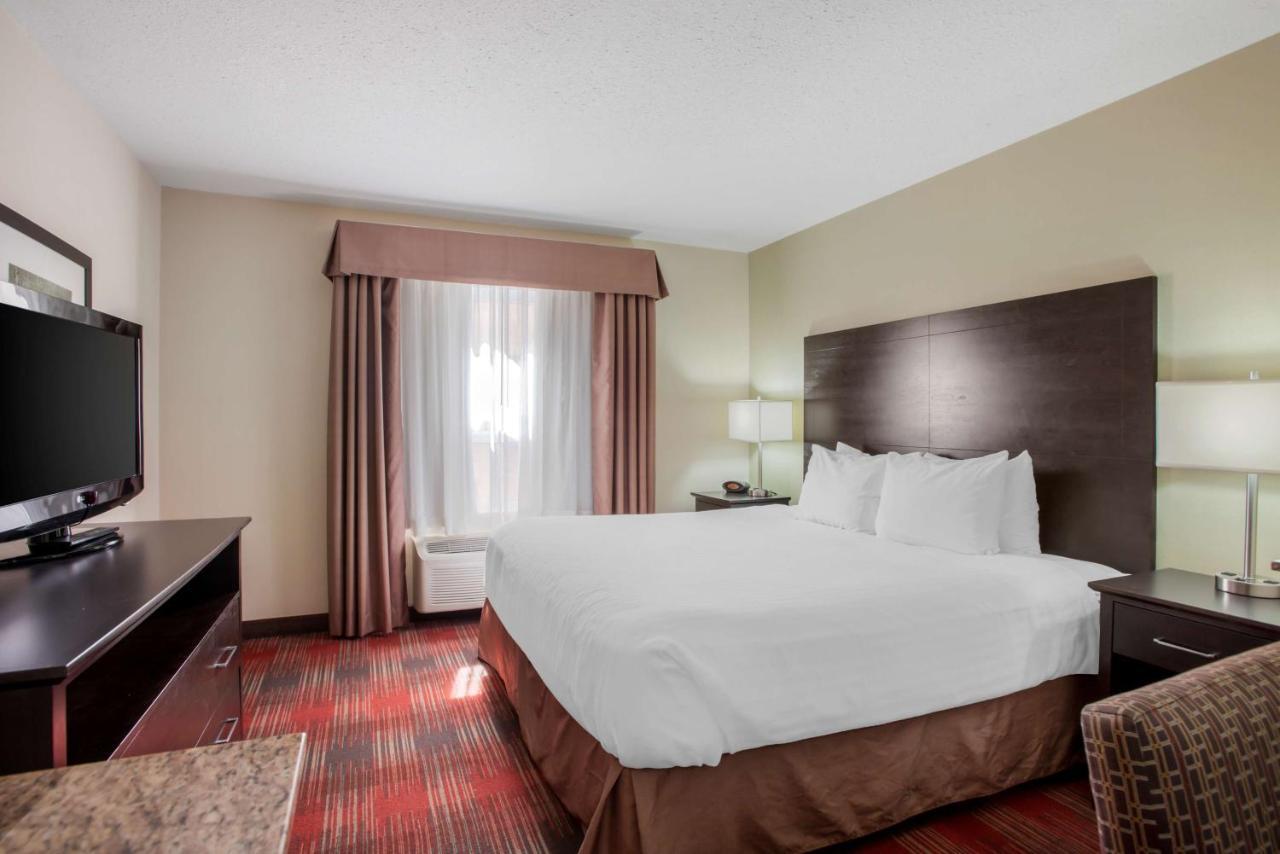 Best Western Plus Red Deer Inn & Suite Exterior photo