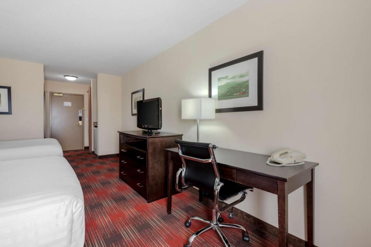 Best Western Plus Red Deer Inn & Suite Exterior photo