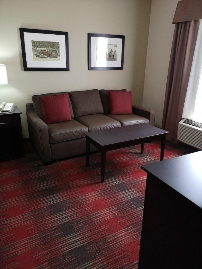 Best Western Plus Red Deer Inn & Suite Exterior photo