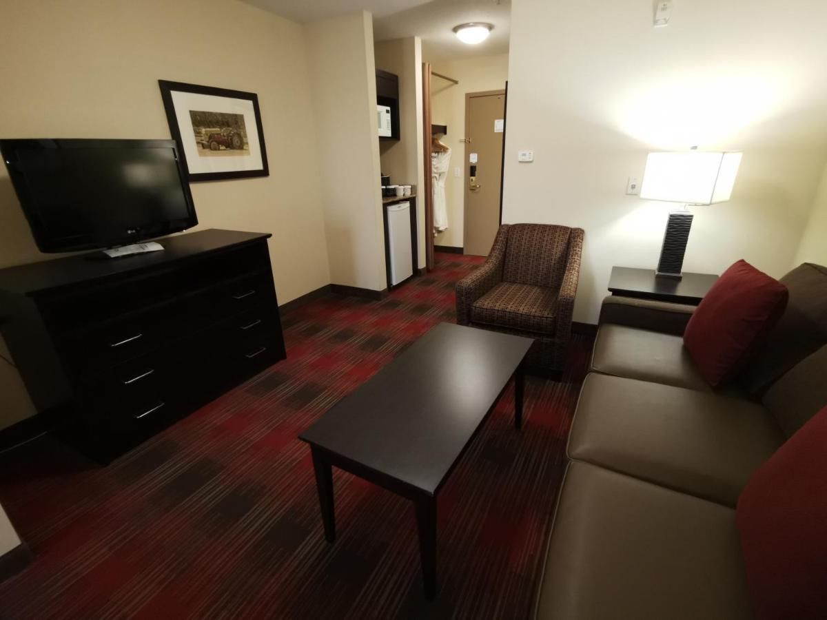 Best Western Plus Red Deer Inn & Suite Exterior photo