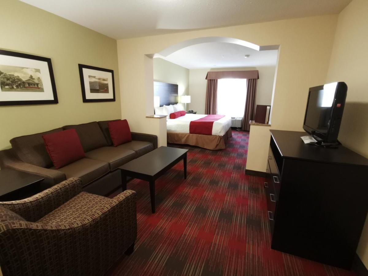 Best Western Plus Red Deer Inn & Suite Exterior photo